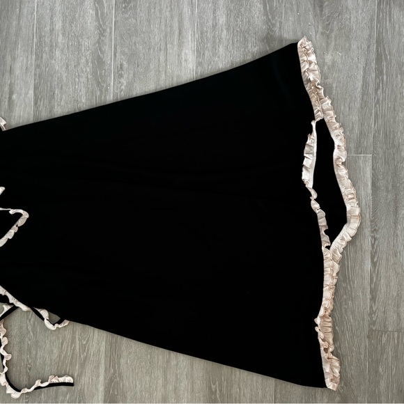 Alexis Black and White Backless Cut-Out Gown - Picture 5 of 6